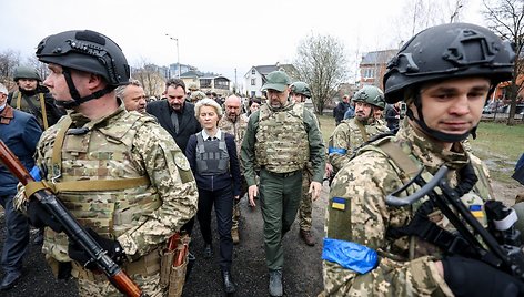 Europos Komisijos pirmininkė Ursula von der Leyen, ES užsienio reikalų įgaliotinis Josepas Borrellis ir Slovakijos ministras pirmininkas Eduardas Hegeris lankėsi Bučoje, kur žuvo šimtai civilių gyventojų