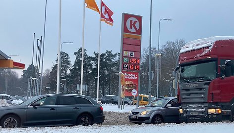 Nepaprastai mažos degalų kainos Klaipėdos „Circle K“ degalinėje