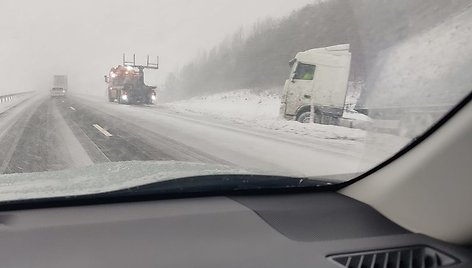 Apsnigti keliai Tauragės apskrityje