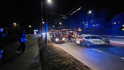 Vilniuje uždarytas eismas Šilo tiltu