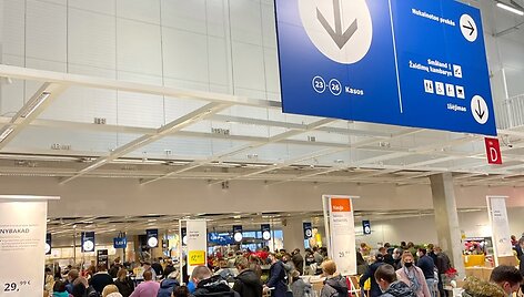 &Scaron;e&scaron;tadienis parduotuvėje IKEA