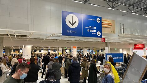 &Scaron;e&scaron;tadienis parduotuvėje IKEA