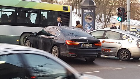 Seimo pirmininko kortežas patyrė avariją