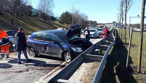 Šalia Gariūnų – trijų automobilių avarija