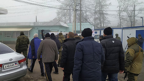 Donbase įvyko &bdquo;didysis keitimasis&ldquo; kaliniais