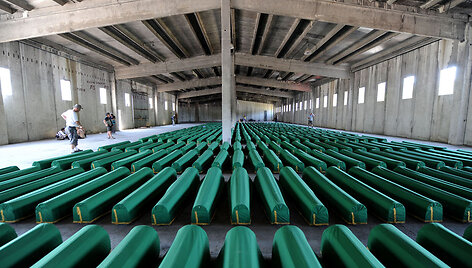 Srebrenicos genocido aukų karstai