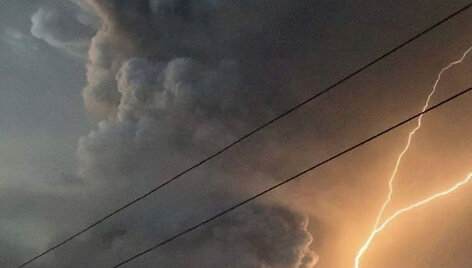Filipinuose suaktyvėjo Taalo ugnikalnis