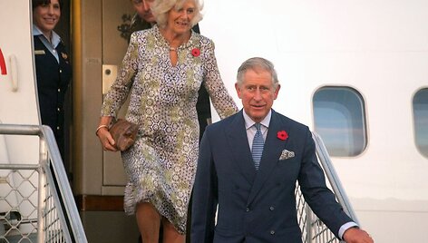 Princas Charlesas ir jo žmona Camilla atvyko į Papua Naująją Gvinėją