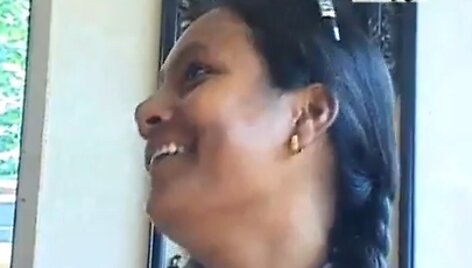 Indė Arunima Sinha tapo pirmąja moterimi amputuota koja, įkopusia į Everestą