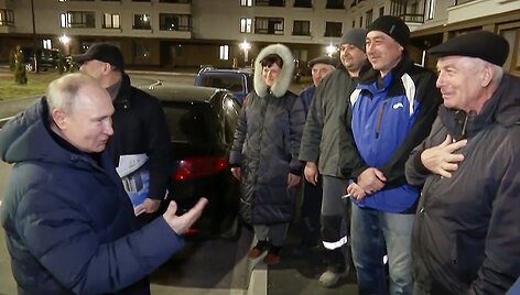 Vladimiras Putinas apsilankė Rusijos okupuotame Mariupolyje