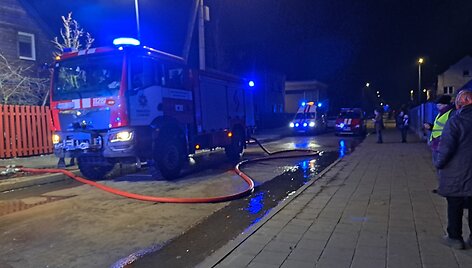 Panevėžyje liepsnojo apleistas pastatas