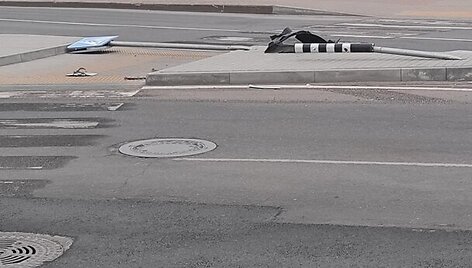Jonavoje automobilis rėžėsi į kra&scaron;to muziejaus sieną