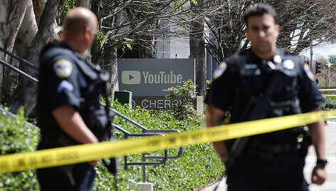Policijos pareigūnai apsupo &bdquo;Youtube&ldquo; biurą