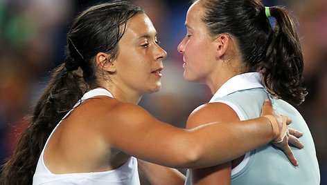 Marion Bartoli 6:0, 6:0 sutriuškino Jarmilą Gajdosovą