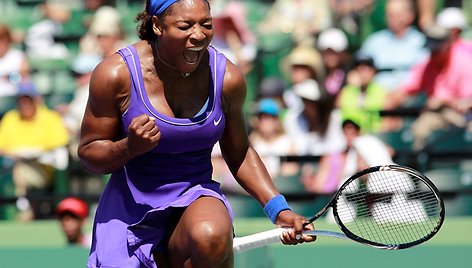 Serena Williams po pergalės prieš grįš į pirmą WTA reitingo dešimtuką