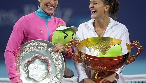 Andrea Petkovič ir Agnieszka Radwanska 