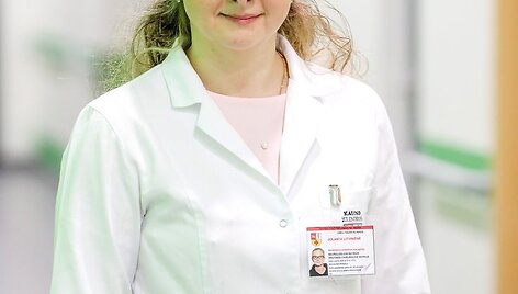 Kauno klinikose prasidėjo darbuotojų skiepijimas COVID-19 vakcina.