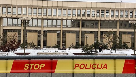 Protestas prie Seimo dėl mokamo testavimo, galimybių paso