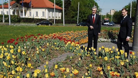 M.Monkevičius (d.) su Nyderlandų ambasadoriumi K.Spaansu.
