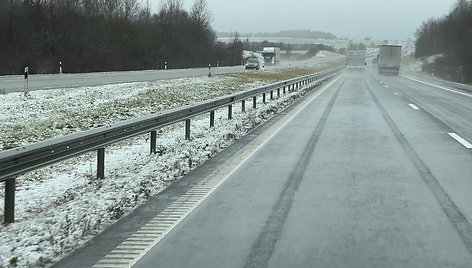 Šlapdriba lapkričio 19-ąją autostradoje už Kryžkalnio