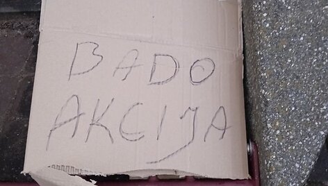 Plakatas apie bado akciją