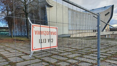Savaitgalį vandalai niokojo Sporto rūmus