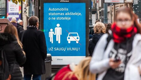 Plakatai stotelėse