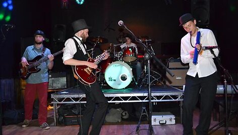 Kauno roko grupės &bdquo;The Moon Band&ldquo; koncertinis turnė Didžiojoje Britanijoje