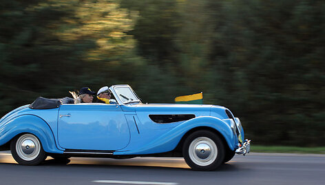 Senovinis BMW automobilis