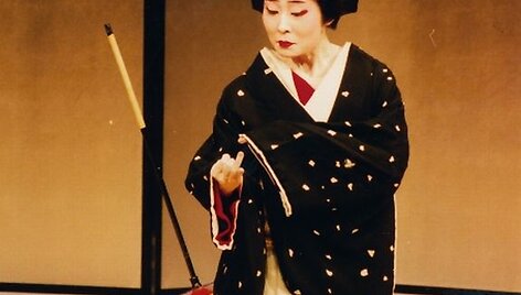 Japoni&scaron;kas moterų &scaron;okis Džiutamai