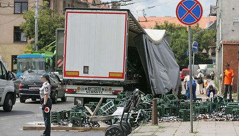 Gatvės sudužo alaus