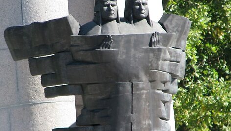 Paminklas S.Dariui ir S.Girėnui