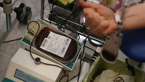 Ministerijos manymu, dėl kraujo stygiaus kaltos pačios ligoninės, nesugebančios numatyti tikslaus ko poreikio. 