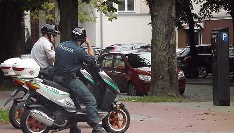Patrulims pavyko pričiupti naktimis automobilius plė&scaron;usius vagis. 