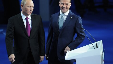 D.Medvedevas ir V.Putinas partijos suvažiavime