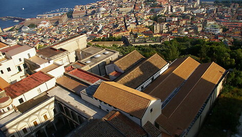 Neapolis nuo kalvos