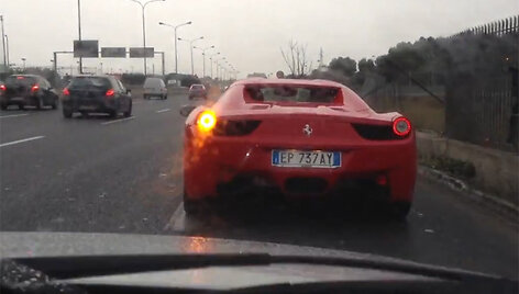 &bdquo;Ferrari 458 Spider&ldquo; avarija
