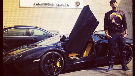 Nickas van de Wallas &scaron;alia nuosavo &bdquo;Lamborghini Aventador&ldquo;