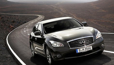 „Infiniti Q70“