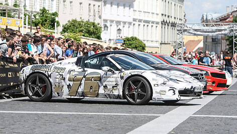 &bdquo;Gumball 3000&ldquo; ralis Vilniuje, &bdquo;Ferrari 458 Spider&ldquo;