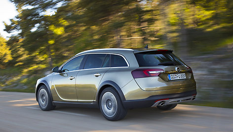 „Opel Insignia Country Tourer“