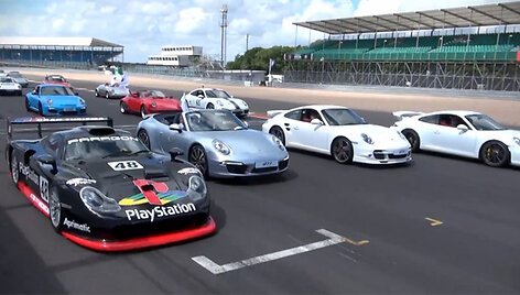 Įvairiausi &bdquo;Porsche 911&ldquo; automobiliai Silverstouno trasoje