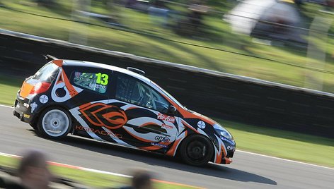 „Renault Clio Cup UK“ 2012: pirmas etapas „Brands Hatch“ trasoje