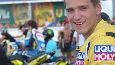Arūnas Gibieža motoakrobatų varžybose Bulgarijoje