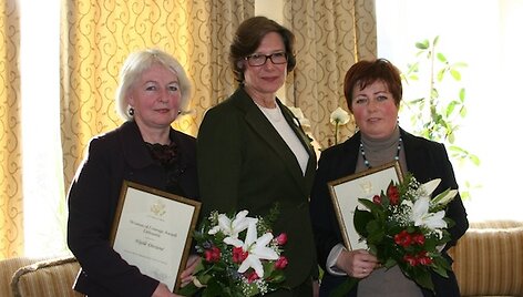 US ambassador Anne E. Derse with Women of Courage  Nijolė Dirsienė (Vilnius Mother and Child House) and Kristina Mi&scaron;inienė (Lietuvos Caritas)