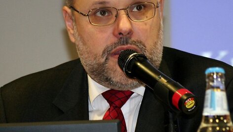 Михаил Хазин 