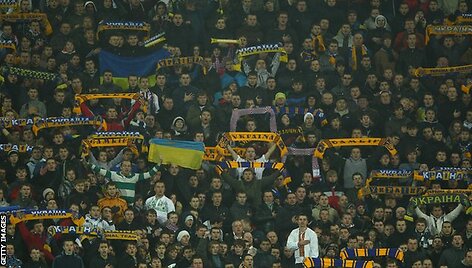 Ukrainos stadionuose vyrauja nepakanta kitos spalvos žmonėms.