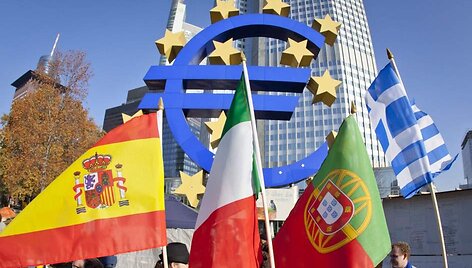 Airija, Graikija, Portugalija, Ispanija ir Italija tempia eurą žemyn.