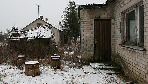 Valtimėnų kaime (Tauragės r.) daug turščių ir apleistų namų. Margaritos Žūdžiuvienės nuotr. 