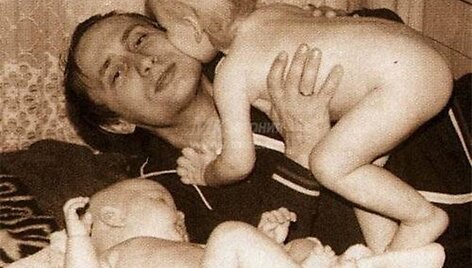 Владимир Путин и дочери. Фото с портала Postimees.